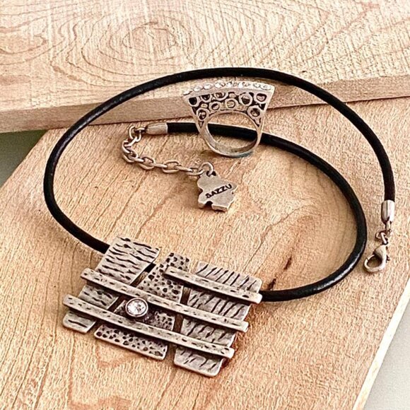 NECKLACE - Picture 2 of 6